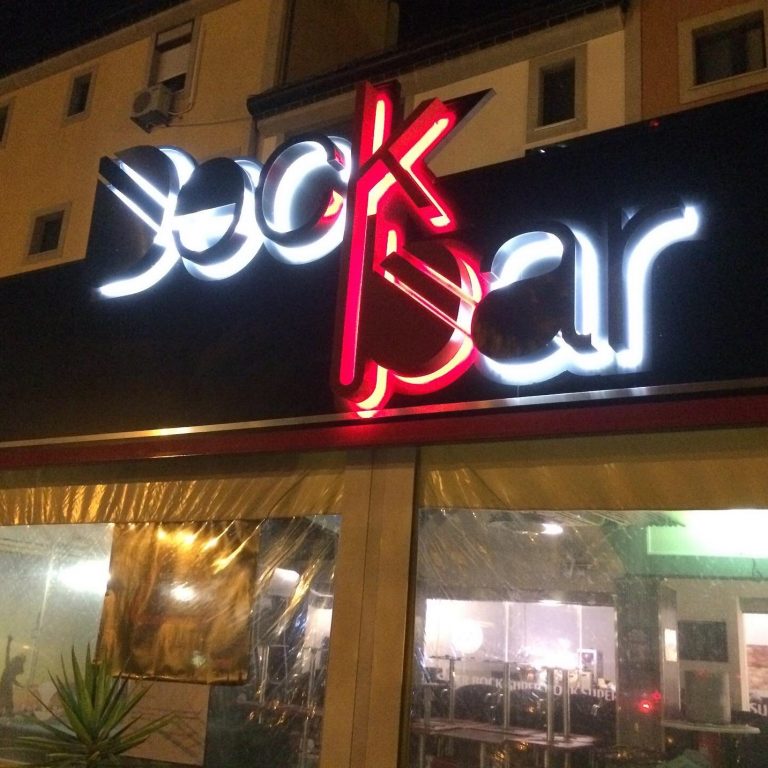Letras 3D luminosa Deck bar