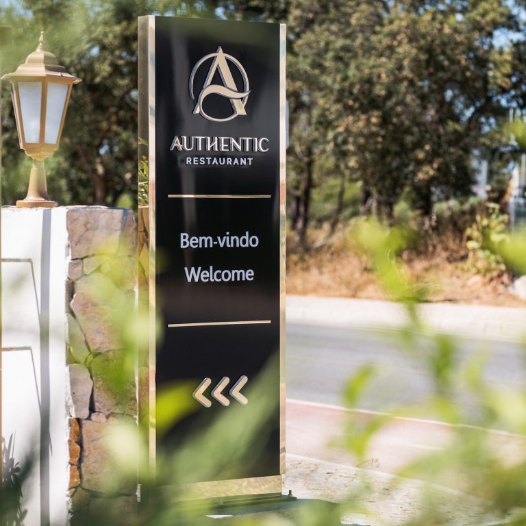 Totem Luminoso Authentic