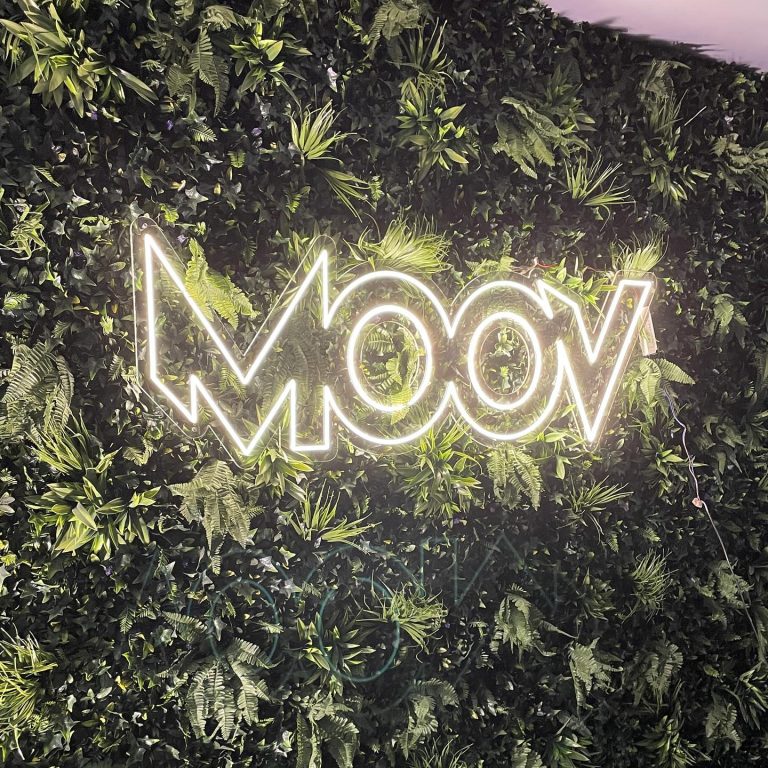 letras em neon para moov